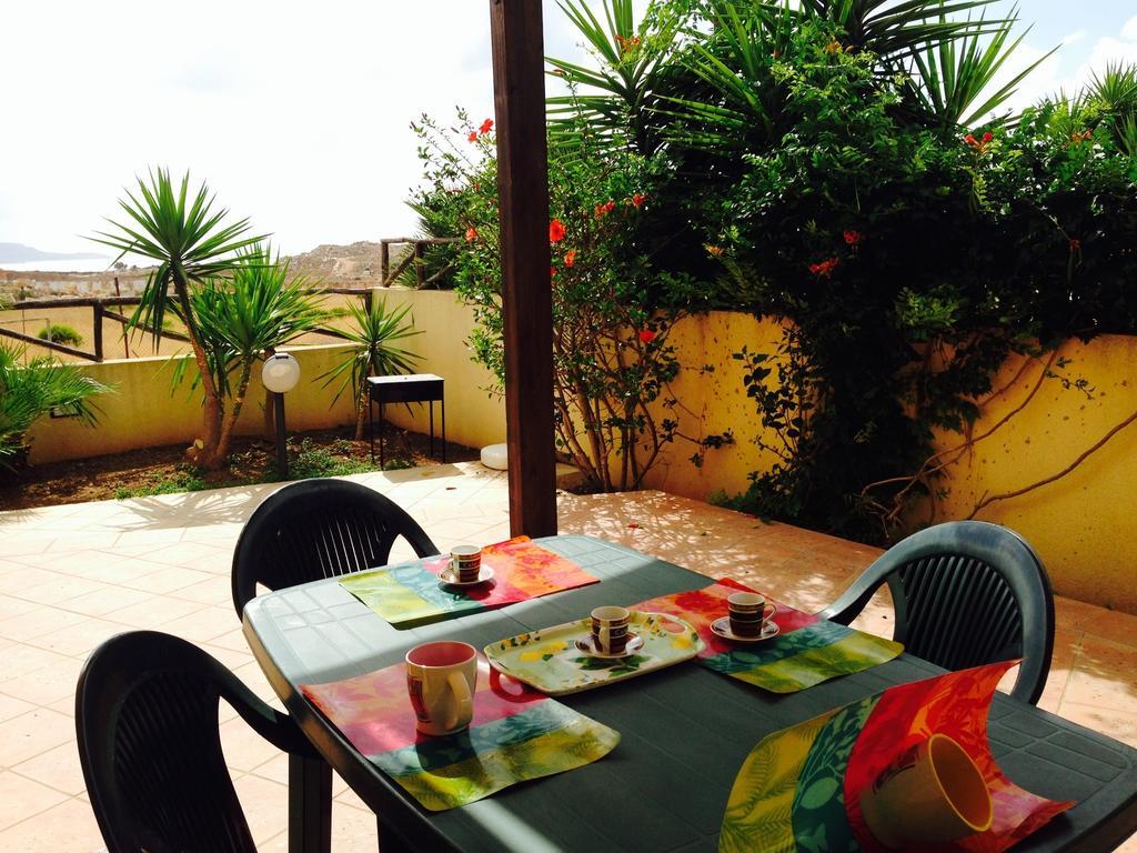 Villa Baia Di Cornino 库斯托纳奇 客房 照片
