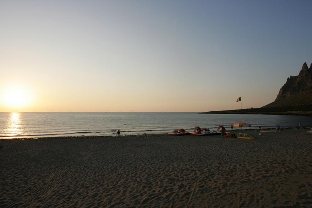 Villa Baia Di Cornino 库斯托纳奇 客房 照片