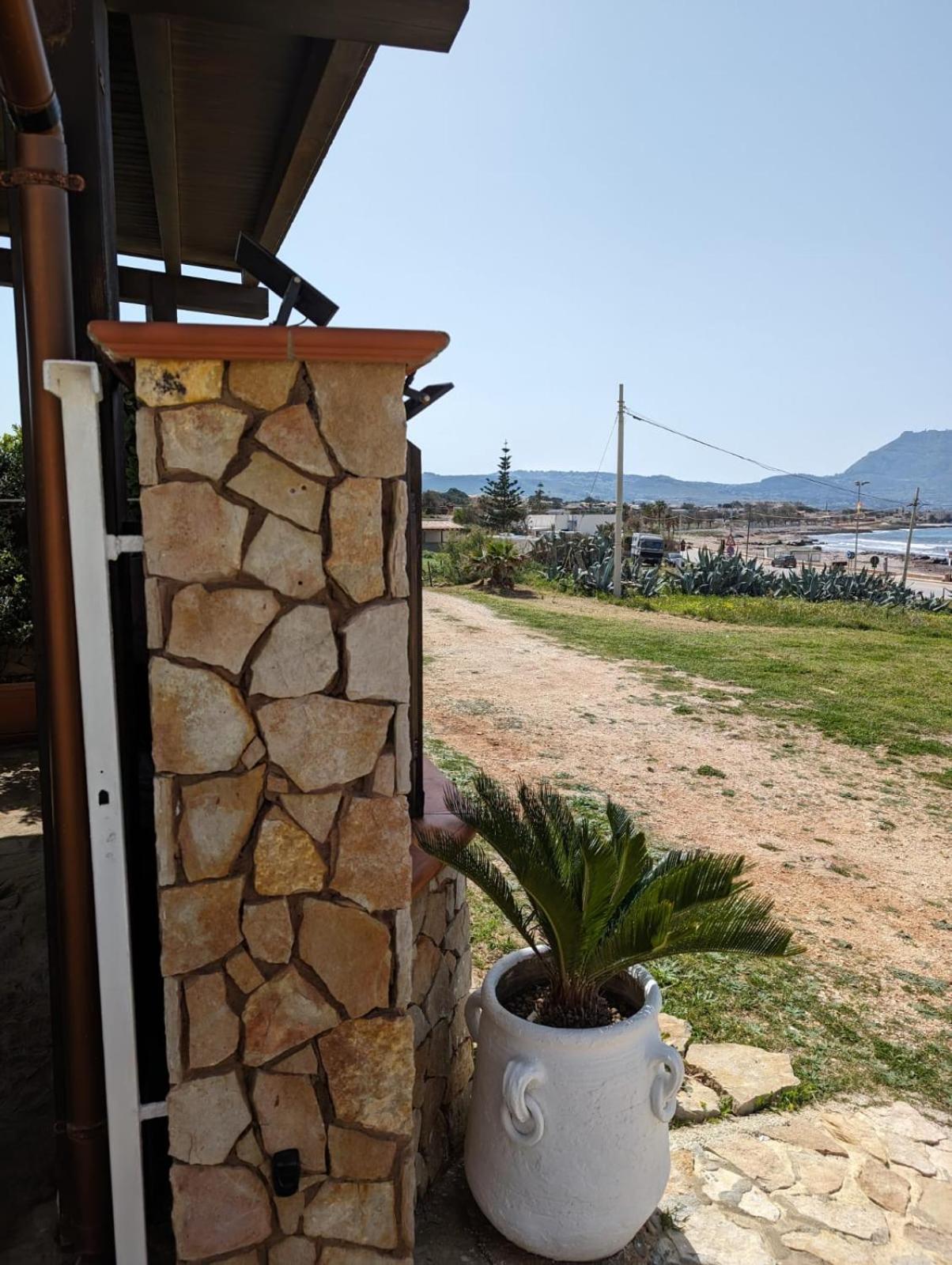 Villa Baia Di Cornino 库斯托纳奇 外观 照片