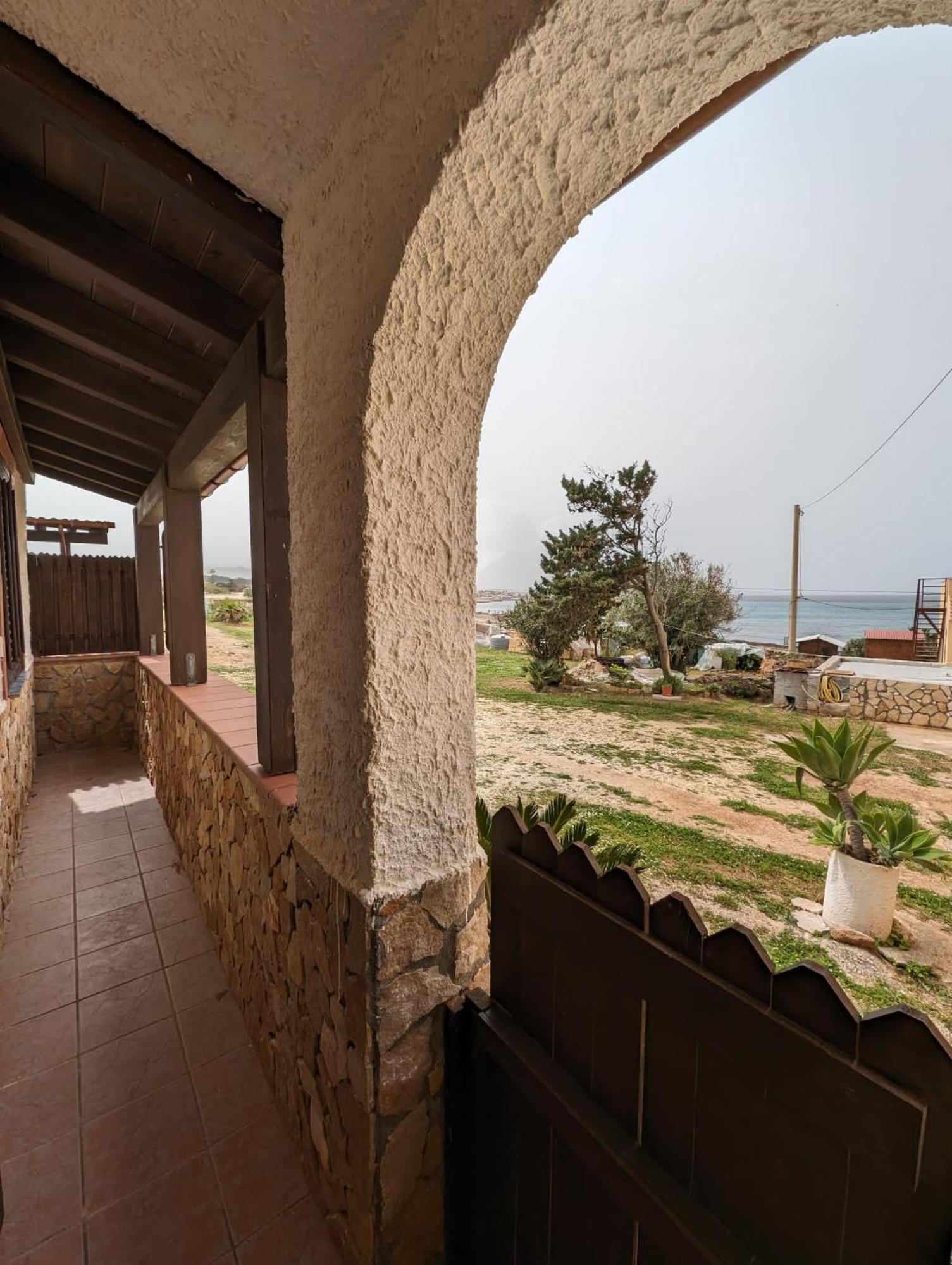 Villa Baia Di Cornino 库斯托纳奇 外观 照片