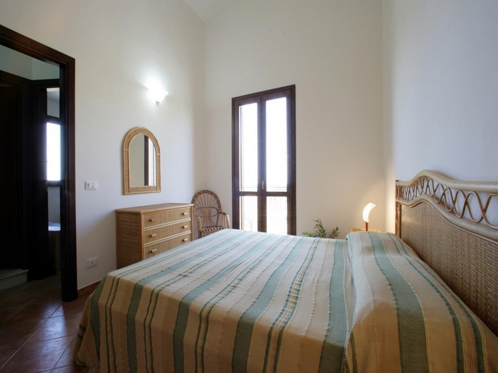 Villa Baia Di Cornino 库斯托纳奇 客房 照片